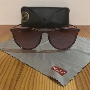 Women’s Ray-Ban Sunglasses